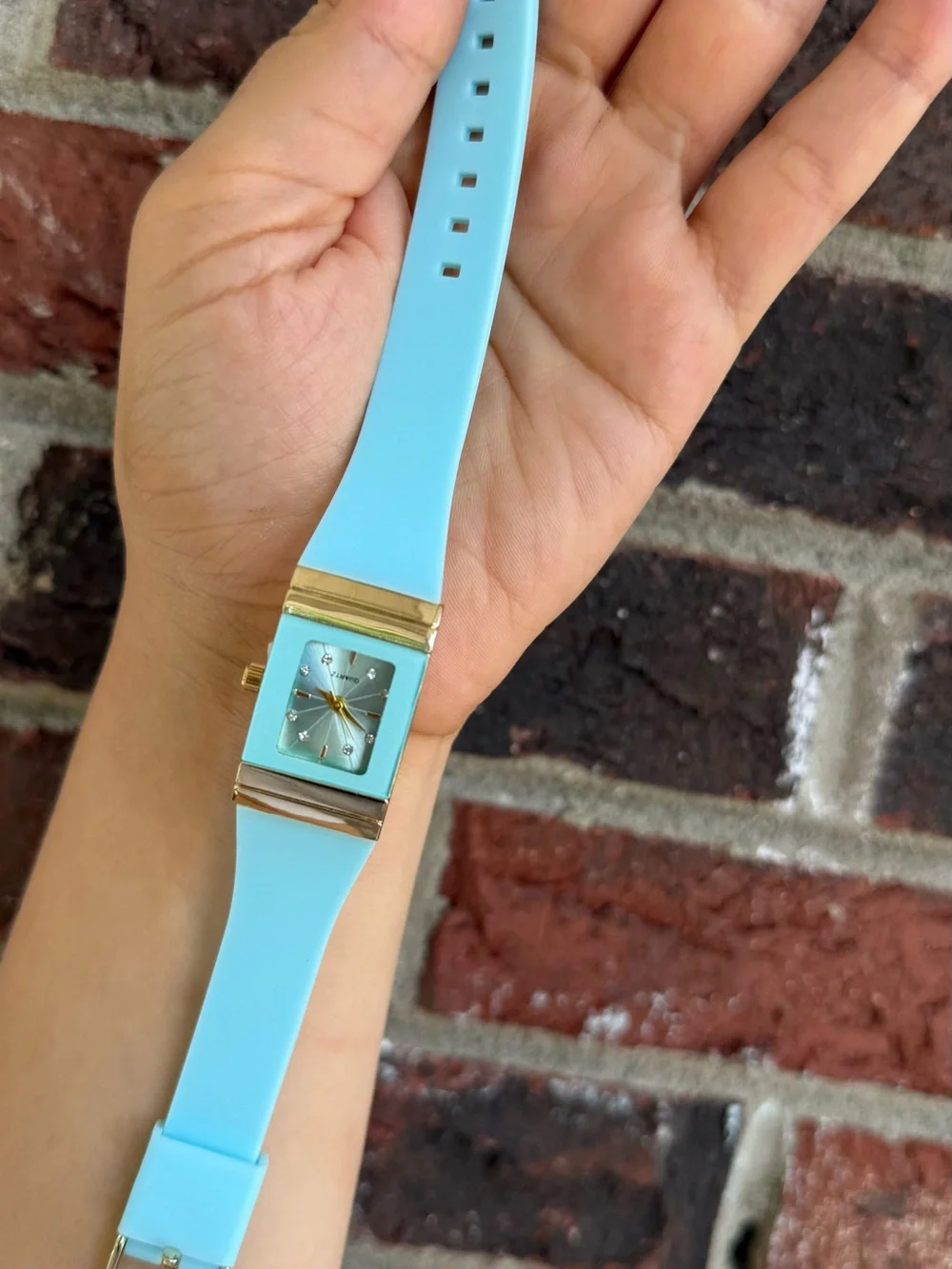Elegant Aqua Watch with silicone band